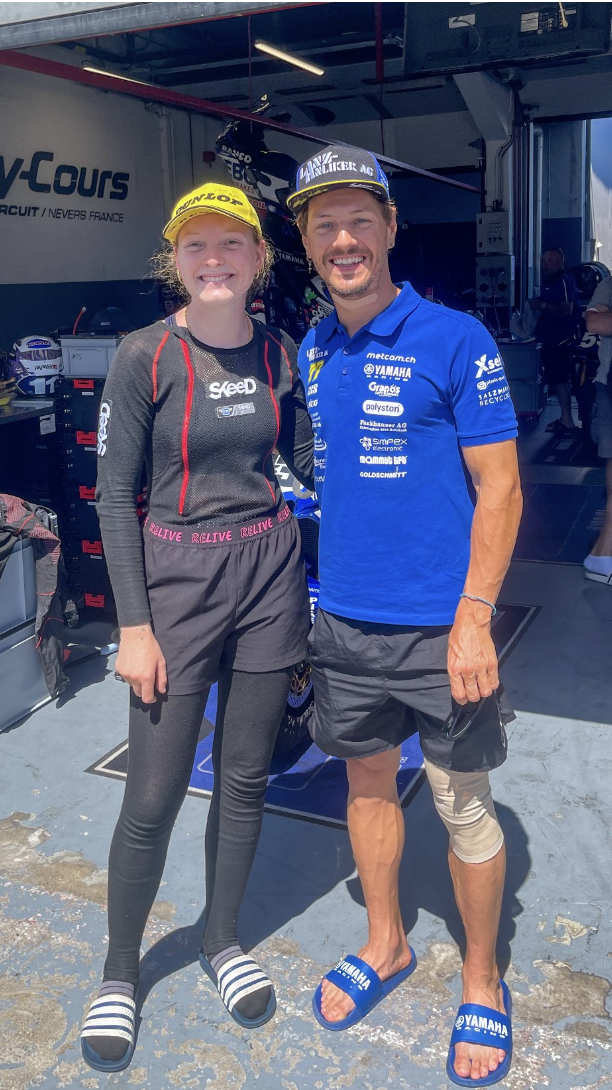 Morgane avec Dominique Aegerter à Magny-Cours, juin 2025